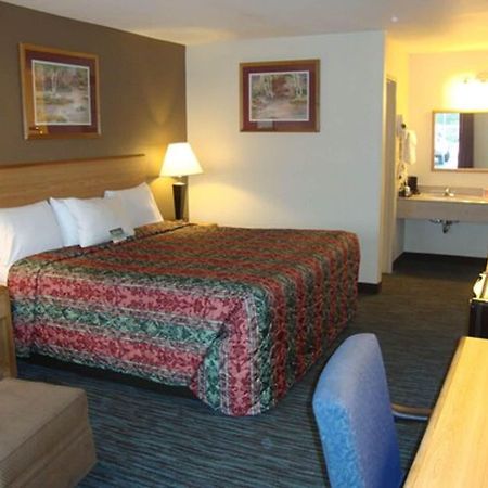 Econo Lodge Inn And Suites - Jackson Exterior photo
