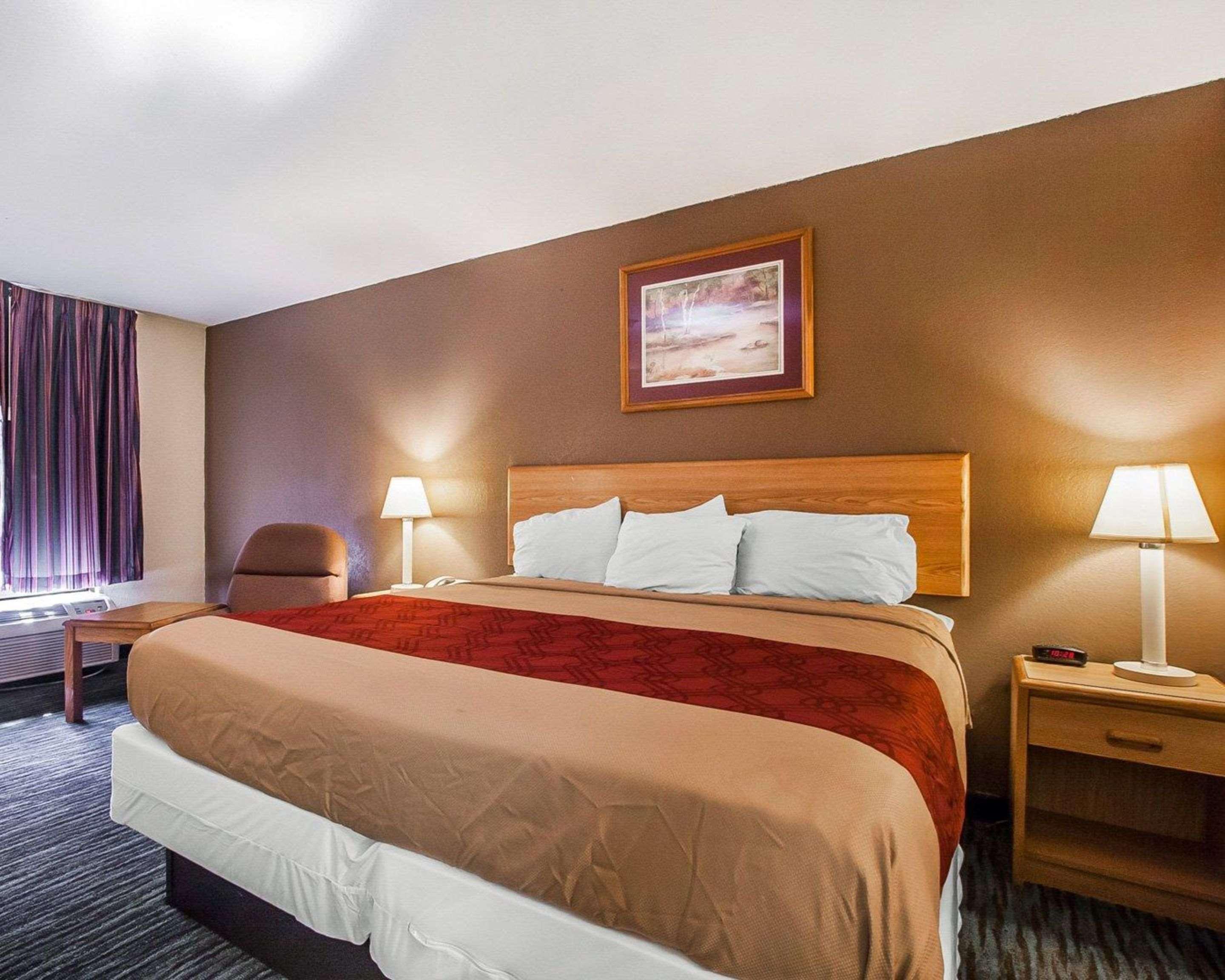 Econo Lodge Inn And Suites - Jackson Exterior photo